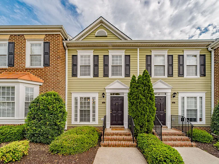 Estates at Horsepen townhome-style apartments