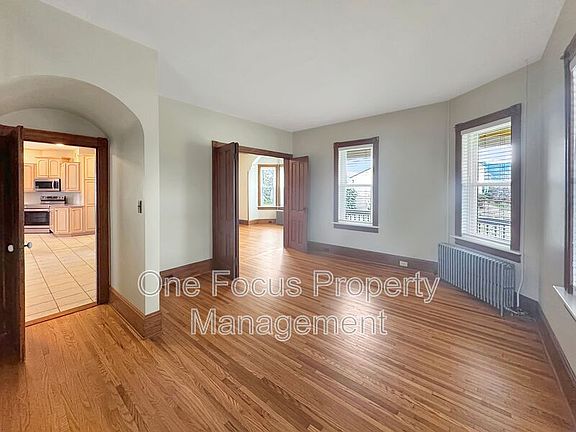 4th image of 340 N Washington St