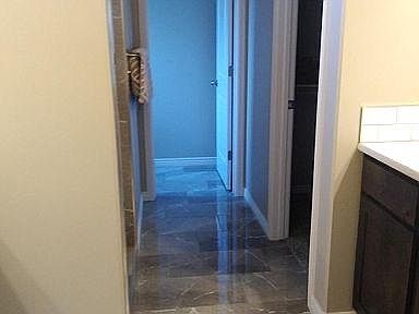 3rd image of 826 Cambron Ave