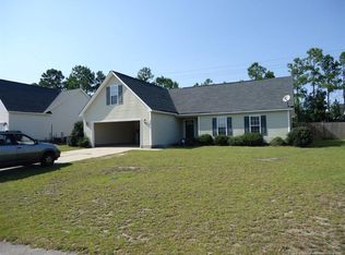 3694 Pioneer Dr, Hope Mills, NC 28348