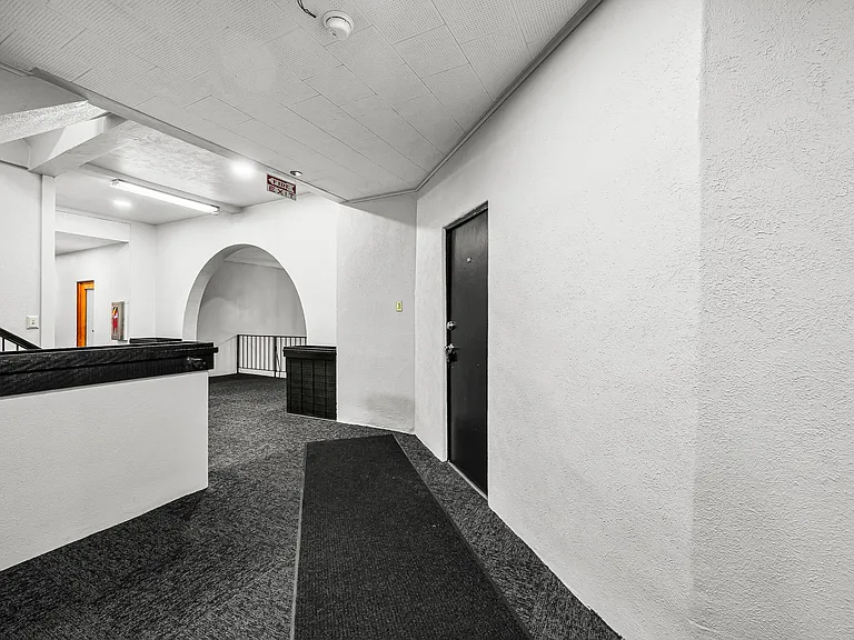 310 N Michigan St #205 — Photo 8
