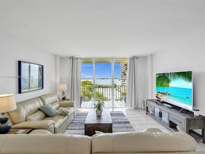 11111 Biscayne Blvd #8G, Miami, FL, 33181