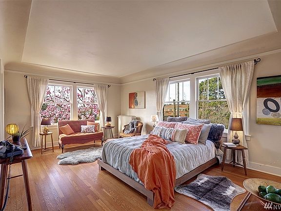 5th image of 2634 Franklin Ave E APT 206