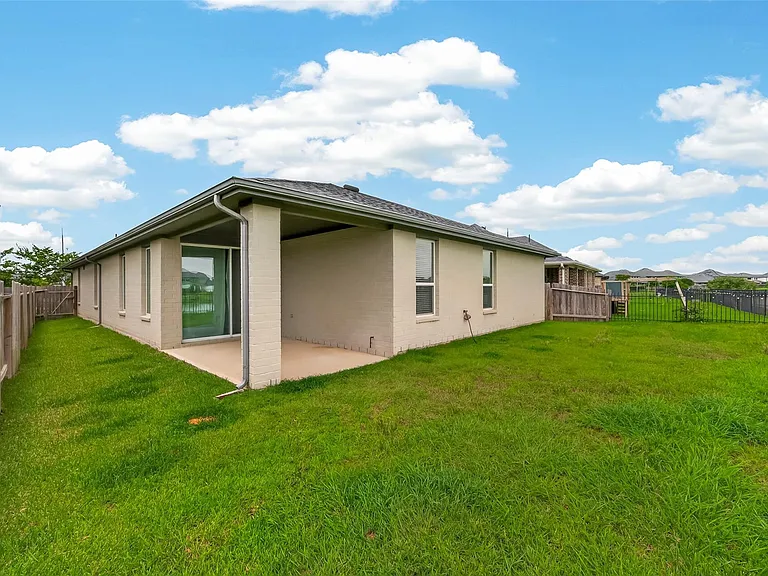 28419 Hazel Trl — Photo 37