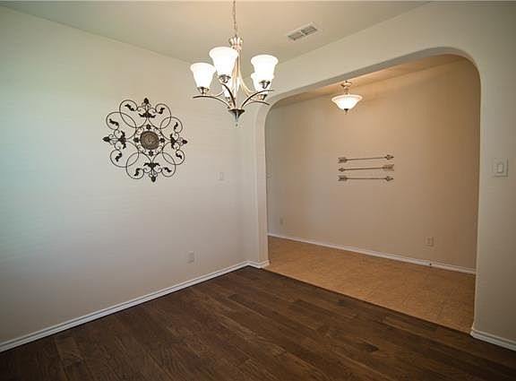 4th image of 5118 Crystal Lake Ave