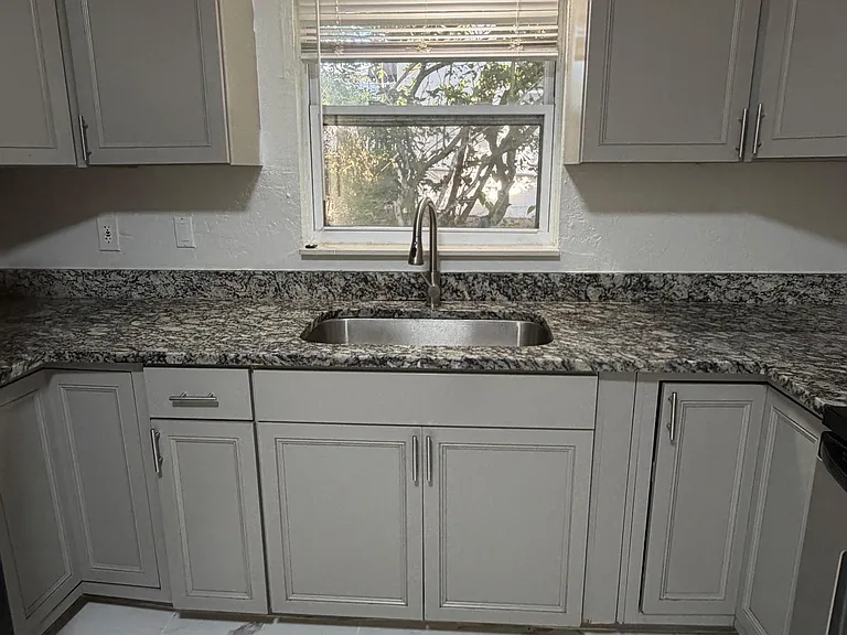 1372 Pierce St #1372 — Photo 2