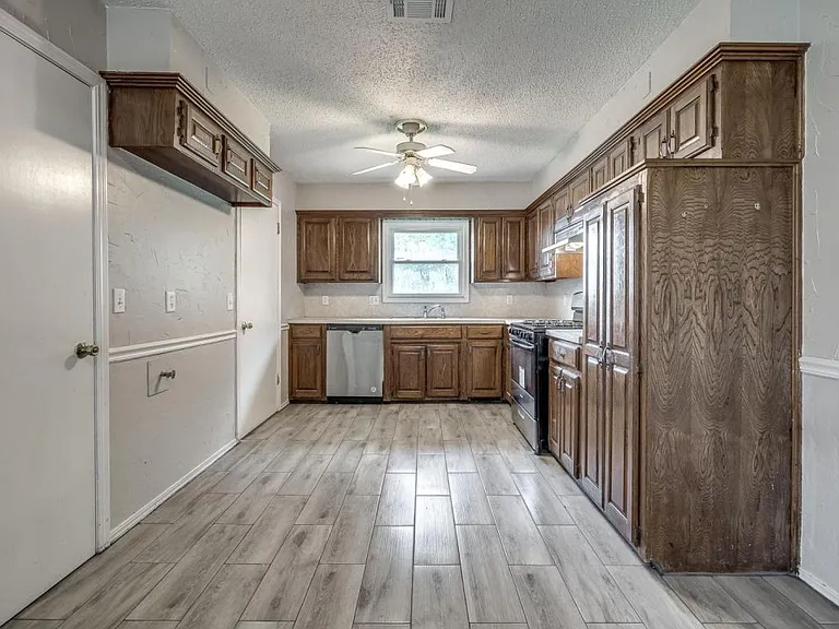 523 N Robin Way — Photo 17