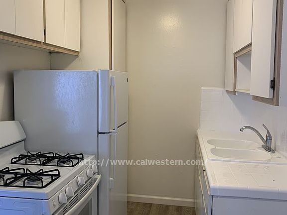 3rd image of 395 S 4th St APT 3