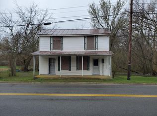 203 Plank Rd, Farmville, VA 23901