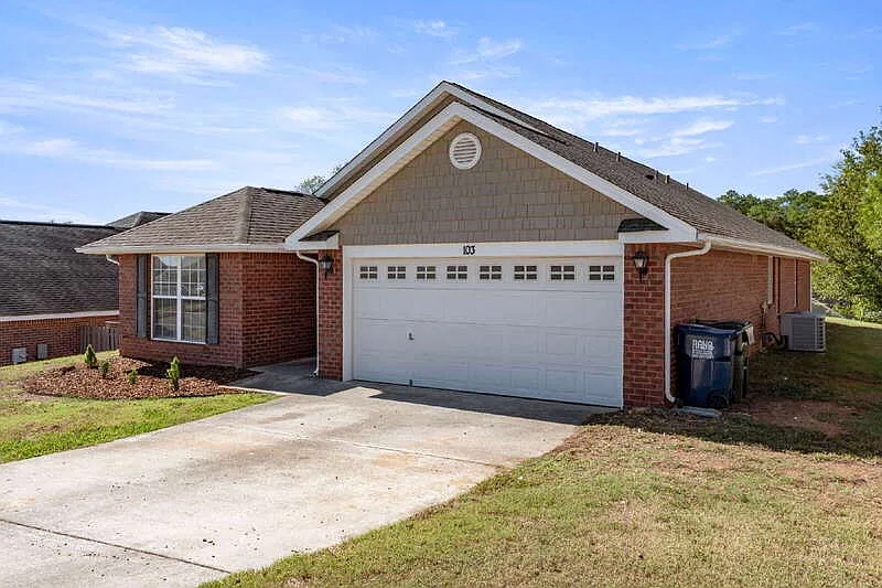 103 Acacia Trail Dr
