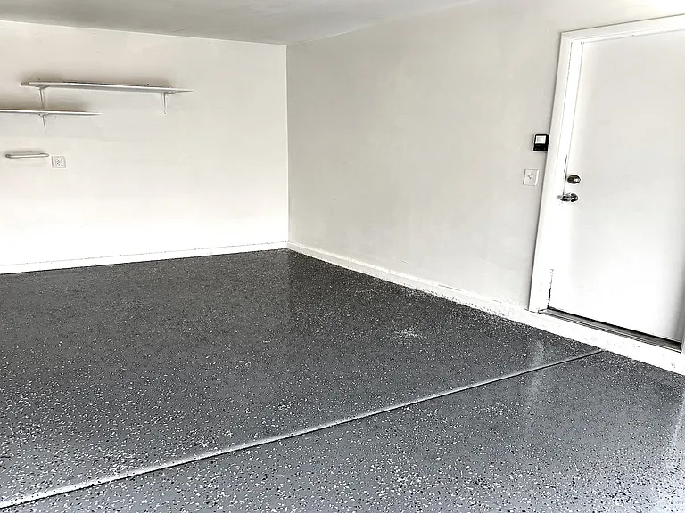 1089 Paradise Coach Dr — Photo 33