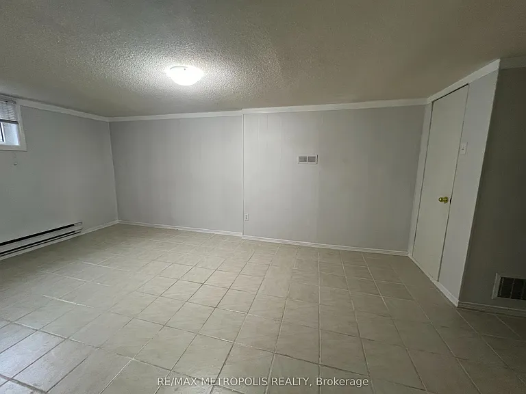 1101 King St #BASEMENT — Photo 8