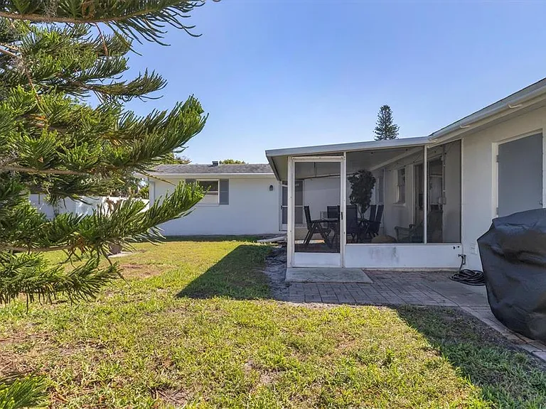 2323 Doud St — Photo 31
