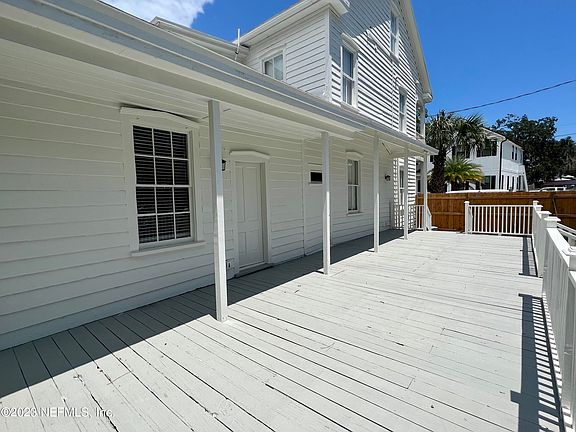 4th image of 30 Sanford St