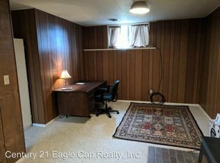 92 2nd St, La Grande, OR 97850