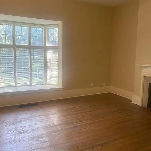 144 Gibbs St #1 — Photo 10