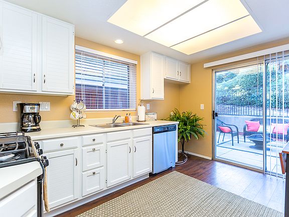 5th image of 15854 Antelope Dr