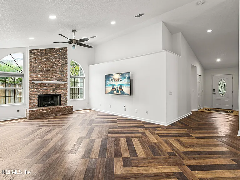 8621 Goodbys Trace Dr — Photo 32