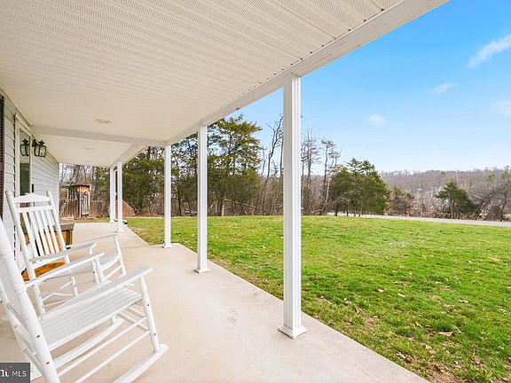 3rd image of 14622 Hollow Rd