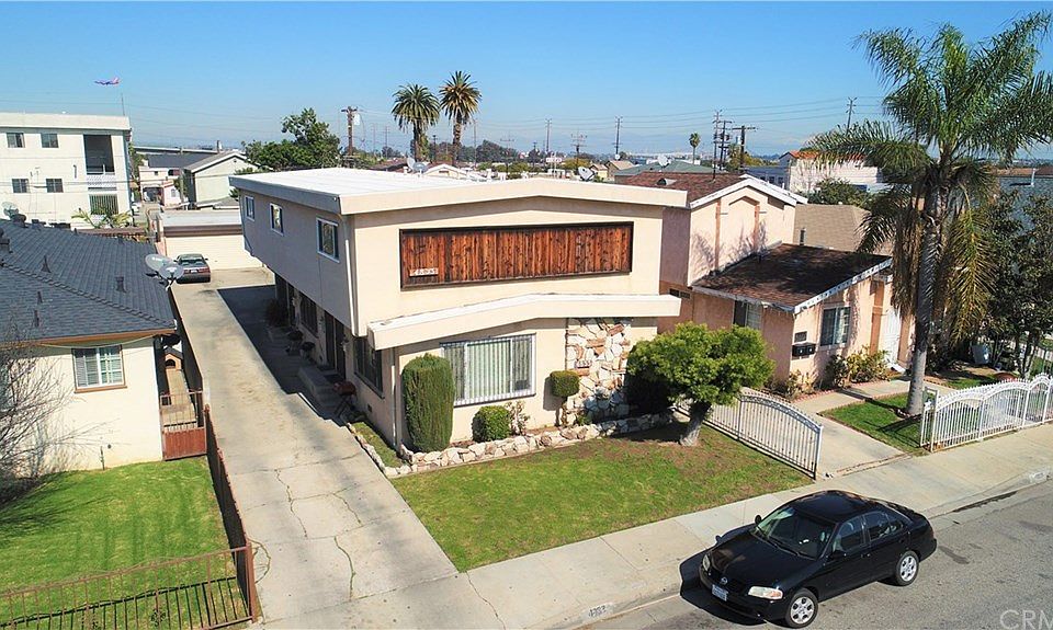 1st image of 4833 W 118th St