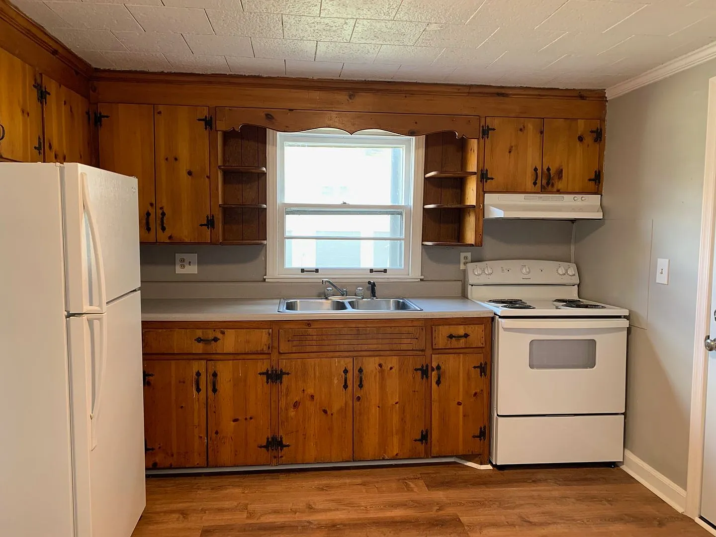 870AB - 316 Reynolds Ave DM — Photo 3