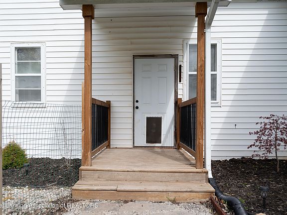 3rd image of 127 N Saint Johns St