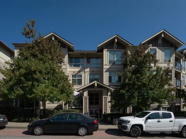 255 Ross Dr #203, New Westminster, BC V3L 0C7
