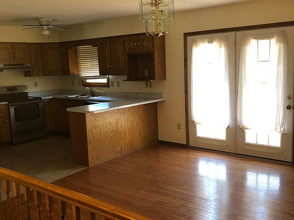 4th image of 1912 W Cape Rock Dr