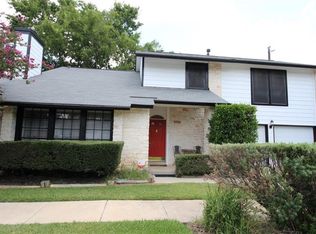 1900 Hunters Trl, Round Rock, TX 78681