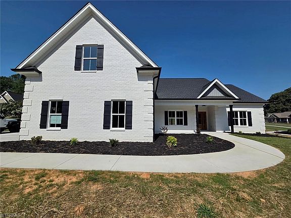 4th image of 150 Channy Ln