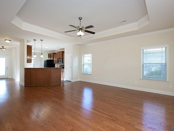 4th image of 3009 Hampstead Dr SE