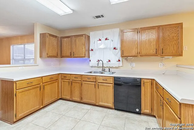 5207 Wood Glen Dr — Photo 12