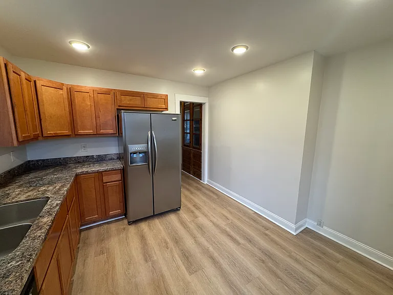 604 Willis Ave #1 — Photo 8