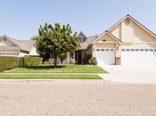 2478 Dinky Creek Ct, Tulare, CA 93274