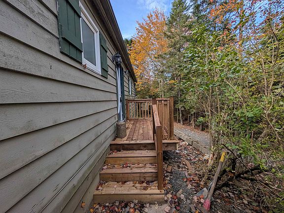 4th image of 19 Foster Ave
