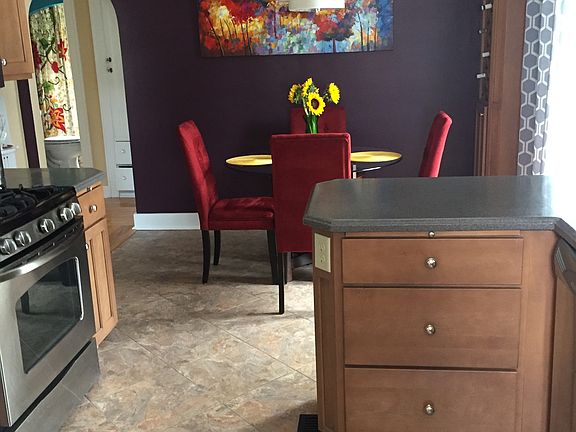 3rd image of 5027 N Clarendon Pl