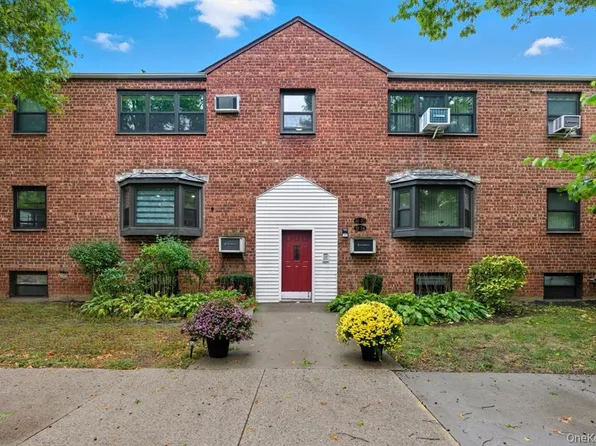 81-24 156th Avenue image 1 of 16