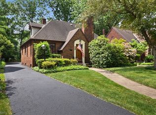 19501 S Sagamore Rd, Fairview Park, OH 44126