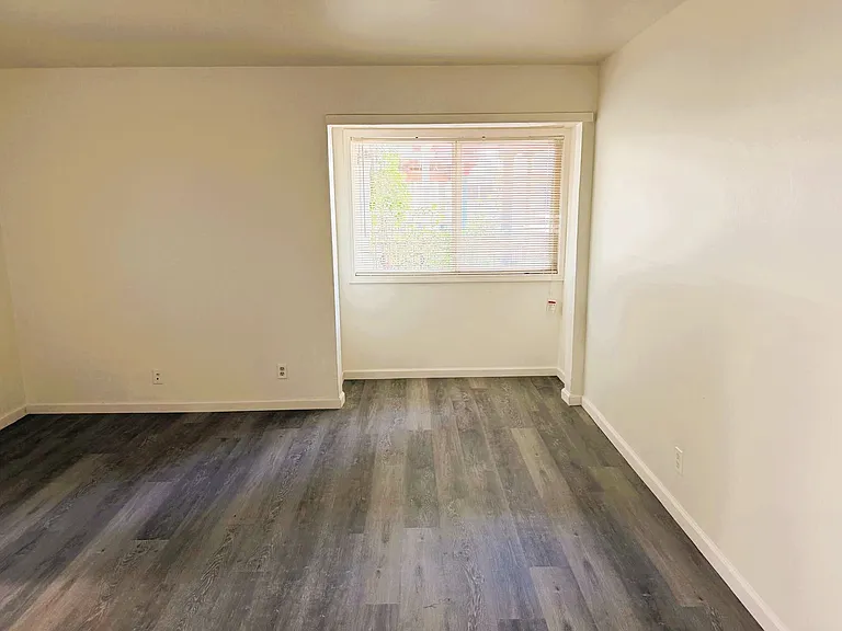 908 Middle Ave #F — Photo 6