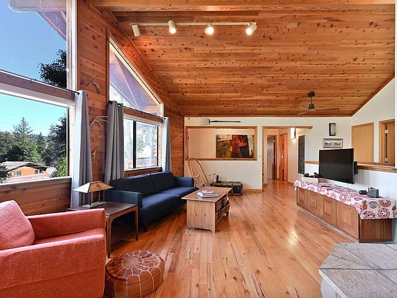 5th image of 1519 Roaring Camp Rd