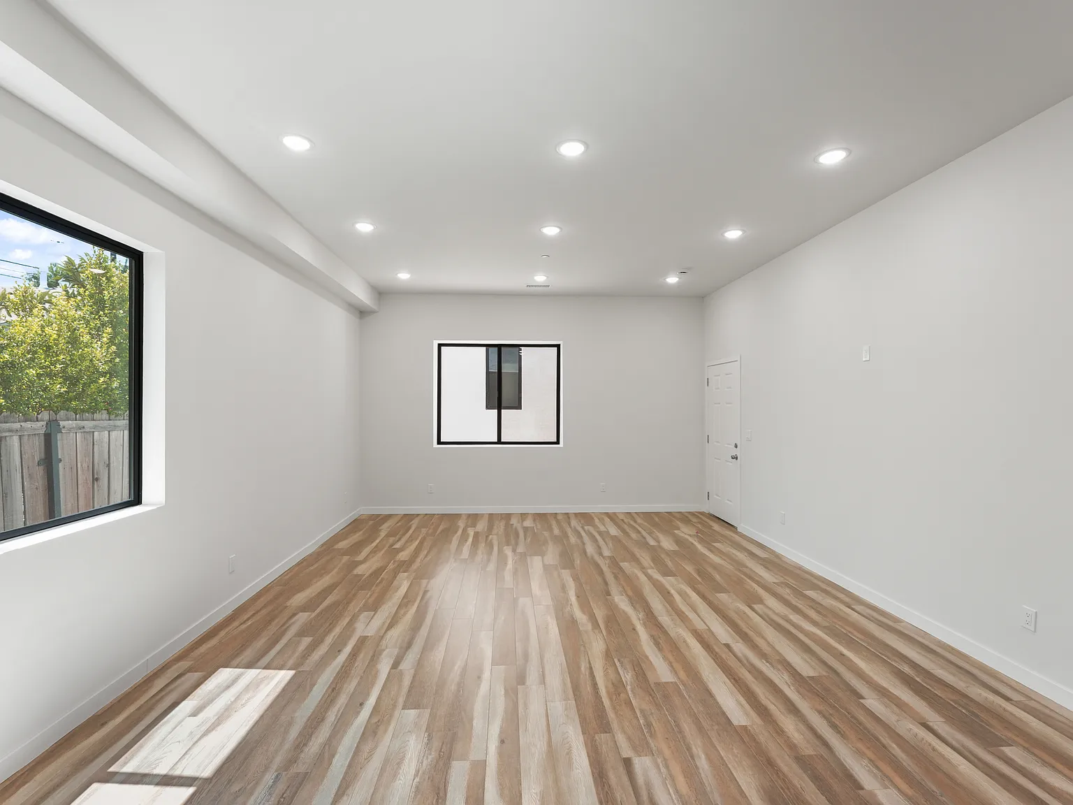 3 bed, 1870 sqft, $4,795 — Photo 4