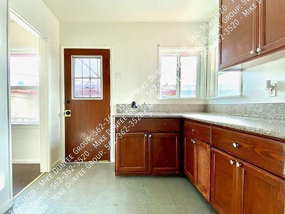 3rd image of 3534 Beechwood Ave APT 4