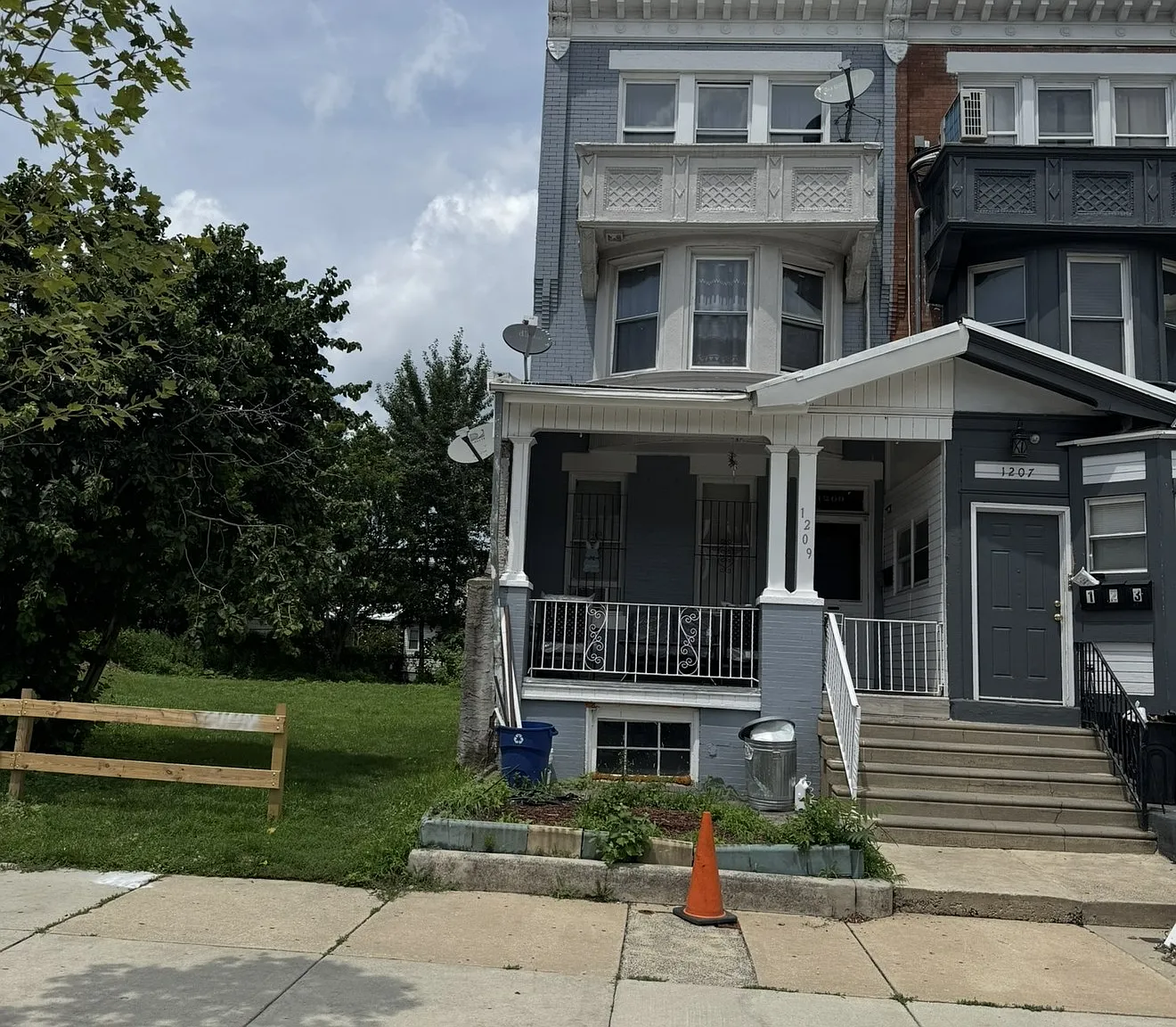 1209 W Erie Ave — Photo 2