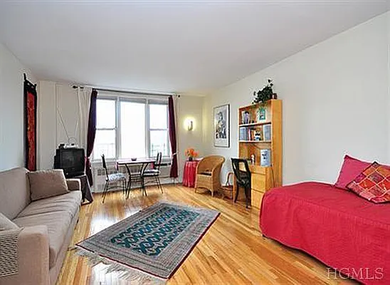 Sold by Chintan Trivedi | media 8