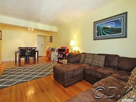 5th image of 210 E Broadway APT 6E