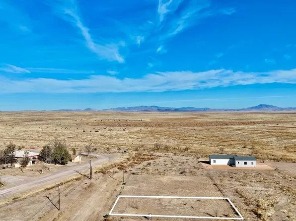 1002 N Plateau St, Marfa, TX 79843