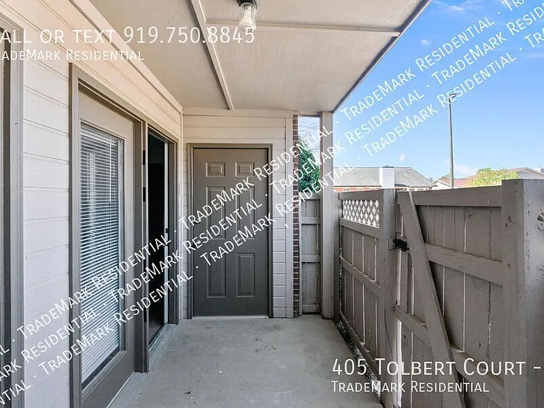 405 Tolbert Ct #F — Photo 12