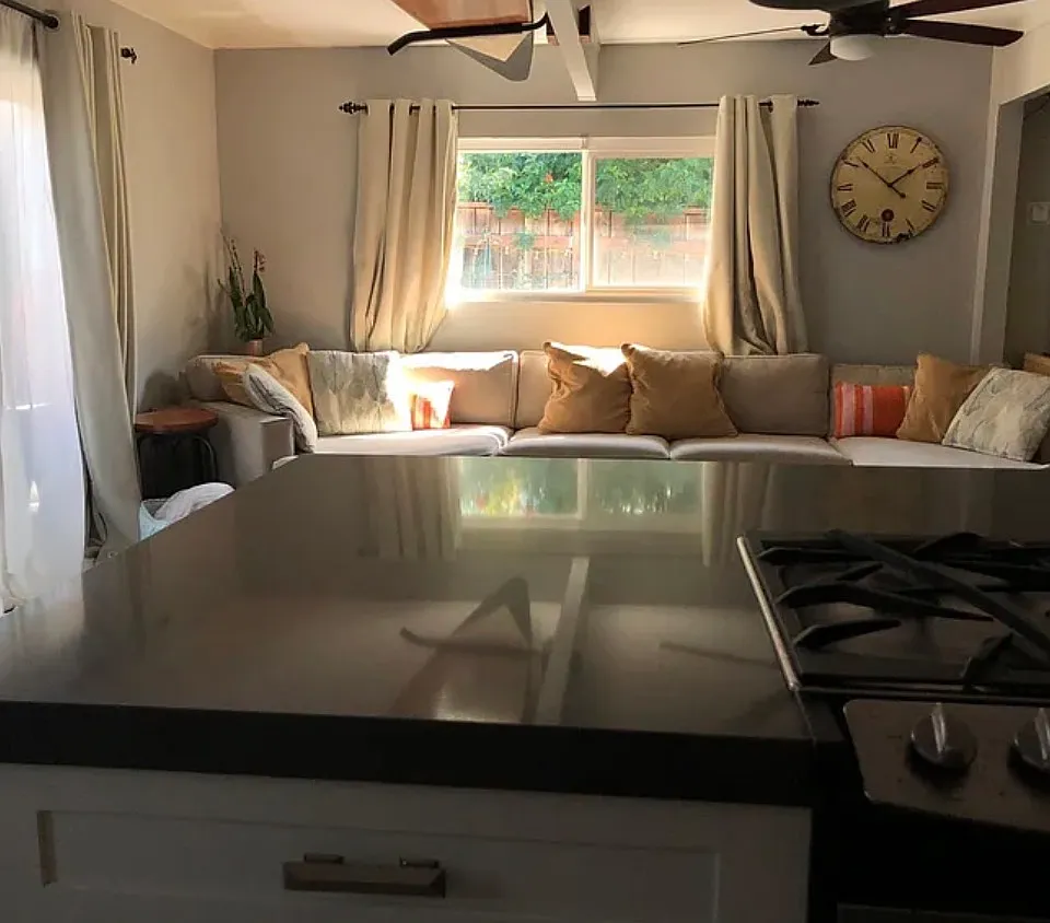 2 bed, 850 sqft, $4,195 — Photo 1