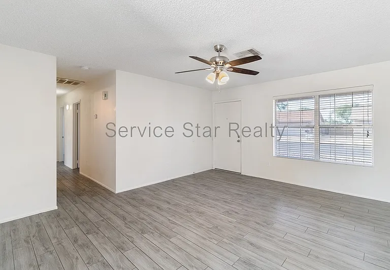 6418 W Laredo St — Photo 4
