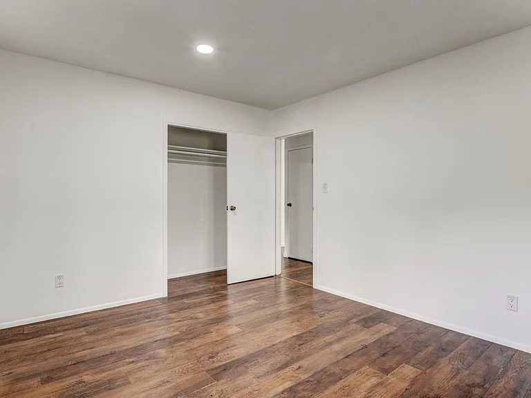6323 Howe Pl — Photo 15